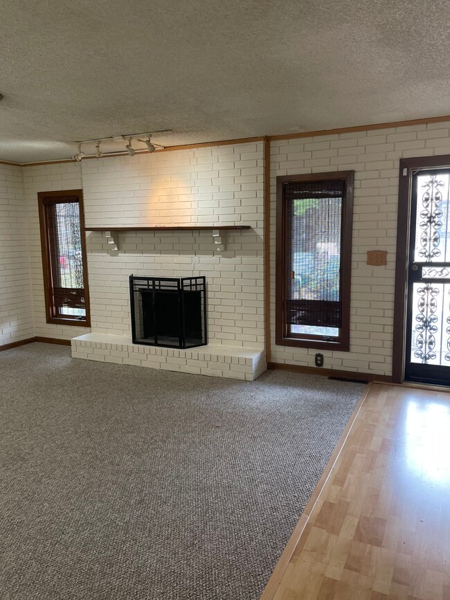 Primary Photo - 530 S Jefferson Ave