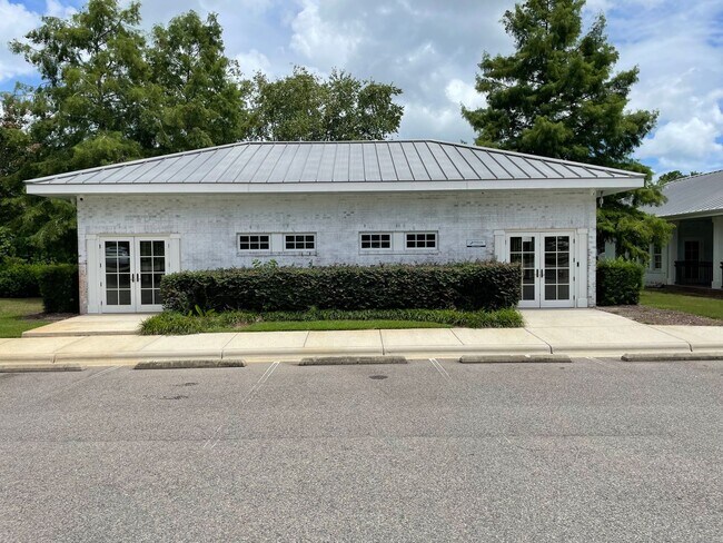 Building Photo - 3 Bedroom 2 Bathroom House Located in Mill...
