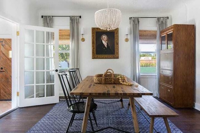 Building Photo - 717 Forest Hill Blvd