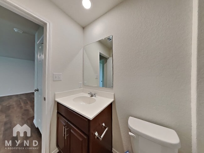 Building Photo - 707 Wild Olive Wy