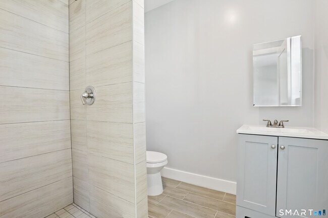 Building Photo - 173 Wellsville Ave