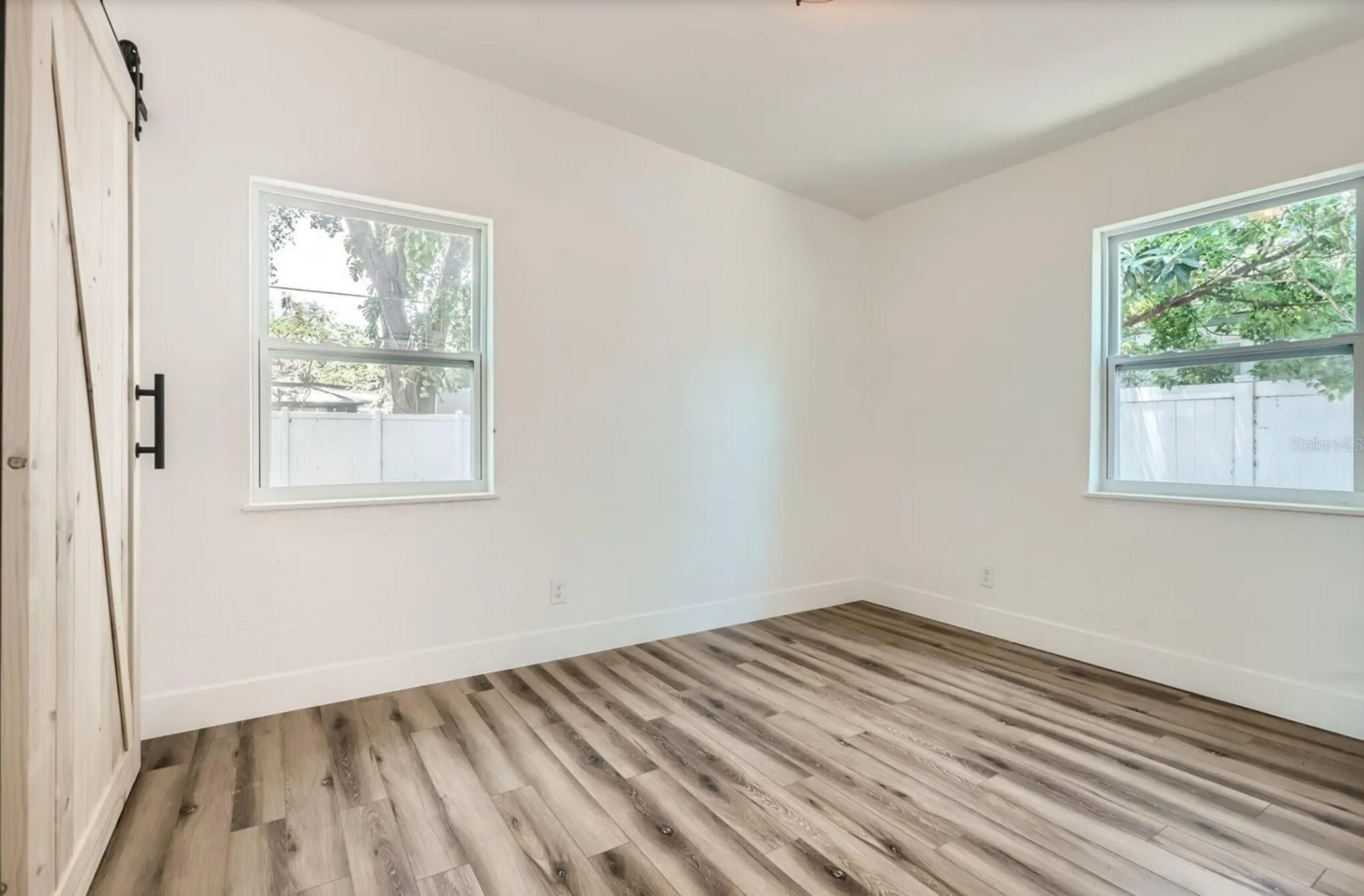 Building Photo - 3516 W Price Ave