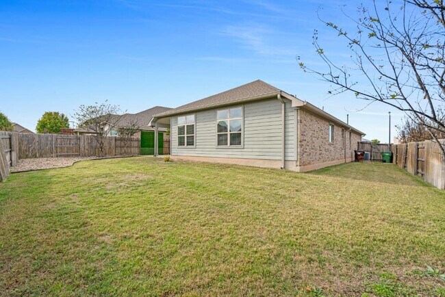 Building Photo - 2923 Bluffstone Dr