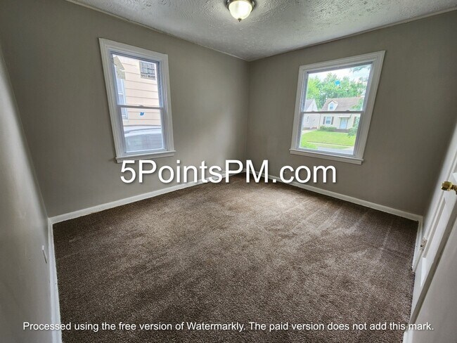 Building Photo - 21411 Raymond St