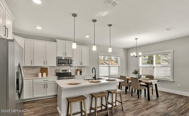 Building Photo - 1328 6th Ave N