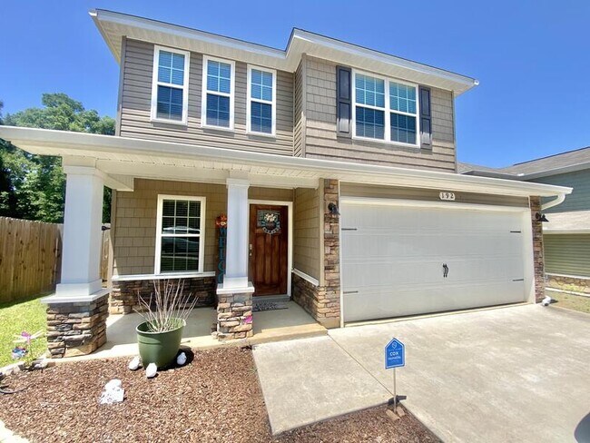 Primary Photo - 192 Wainwright Dr