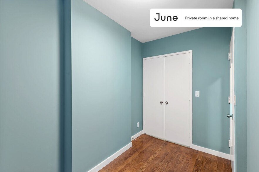 Building Photo - Room in Shared 3 bed/1 bath home