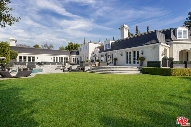 Building Photo - 10847 Bellagio Rd