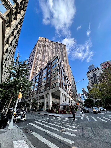 Building Photo - 20 W 64th St