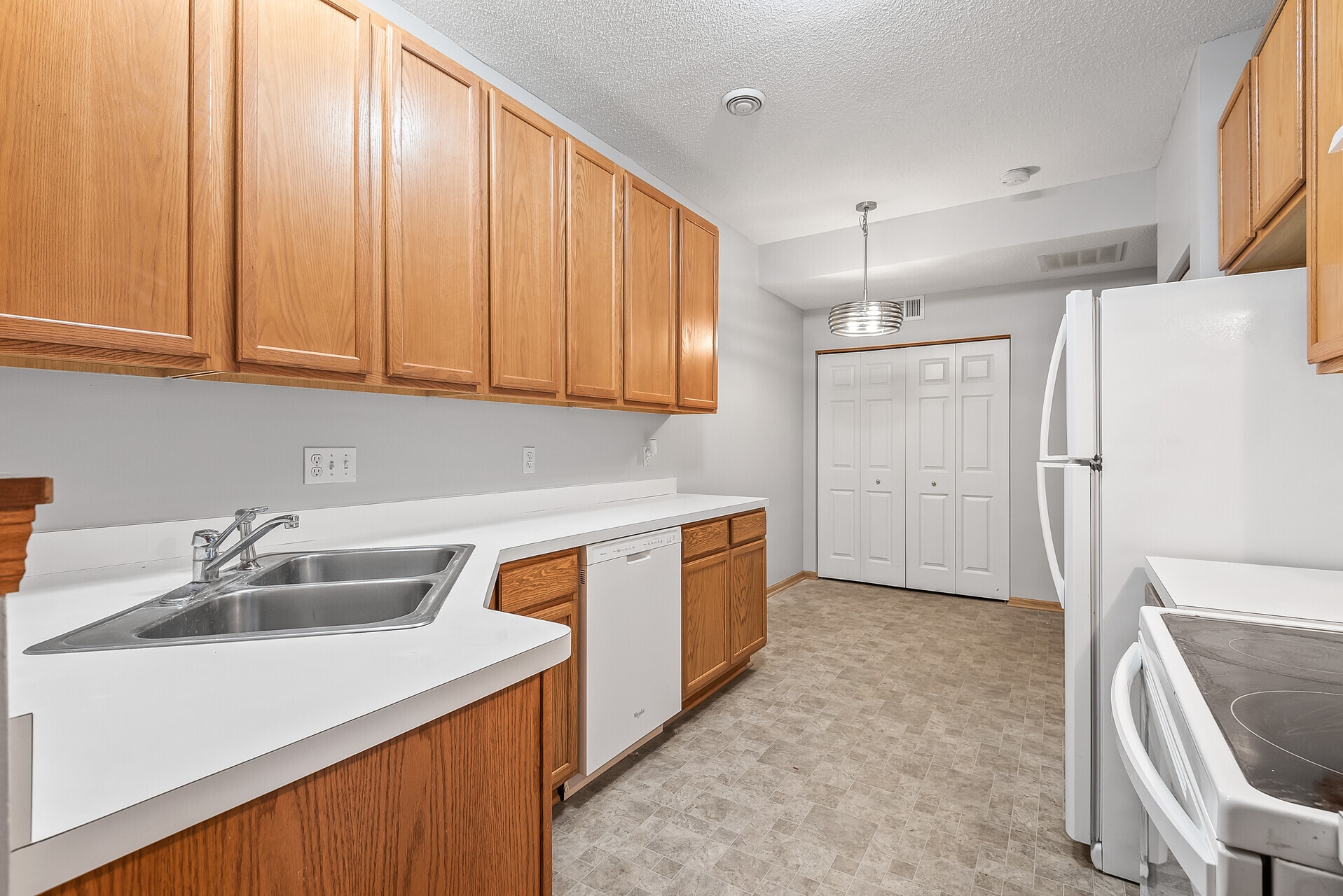 Building Photo - 5020 Holly Ln N