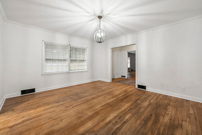 Dining Room 2 - 3596 N Stratford Rd NE