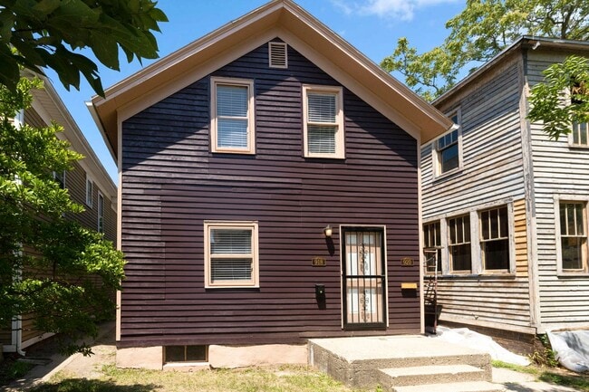 Building Photo - Two bedroom available for a move in right ...