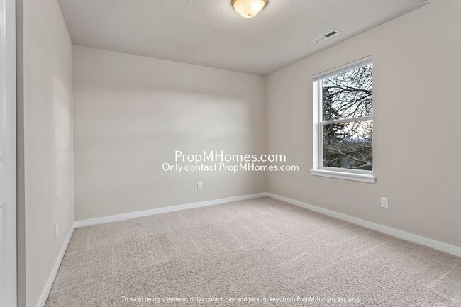 Building Photo - Gorgeous 4 Bedroom in West Linn! - Lovely ...