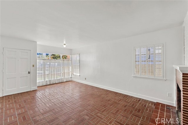 Building Photo - 619 Narcissus Ave