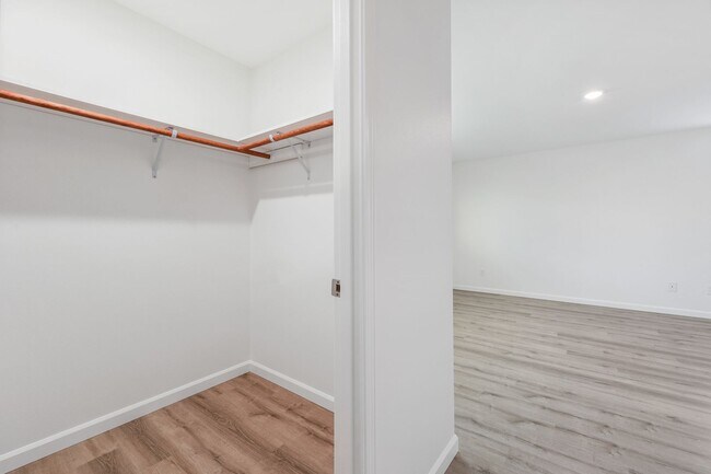 Building Photo - Like-New Tumwater Hill Home with A/C - 3 beds, 2.5 baths