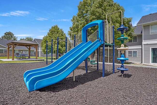 Building Photo - Lakeview Apartment Homes