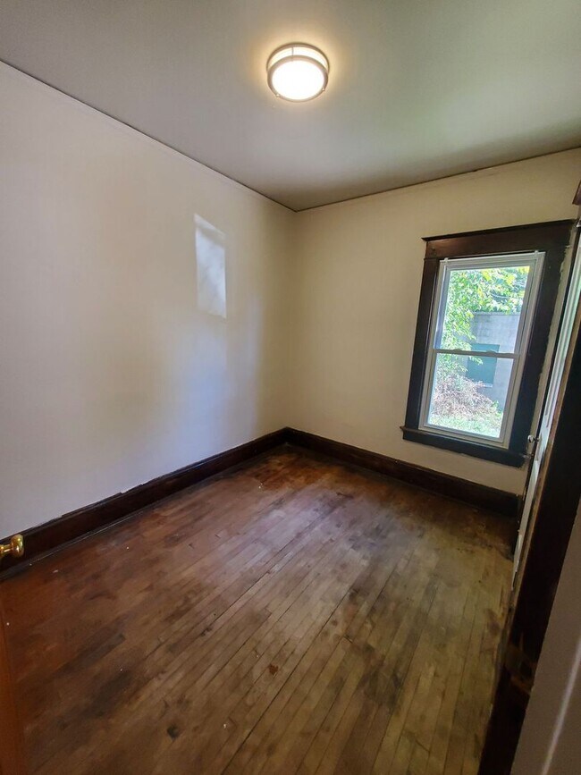 Building Photo - 3520-3522 N 15th St. (Duplex)(ACE PROPERTY)