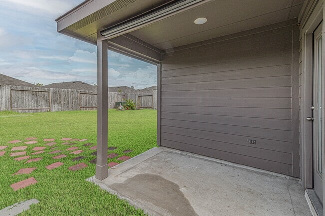 Building Photo - 5423 Wyndham Rdg Ln