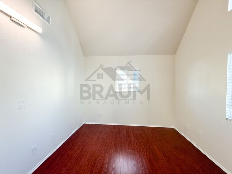 Building Photo - 14257 Friar St