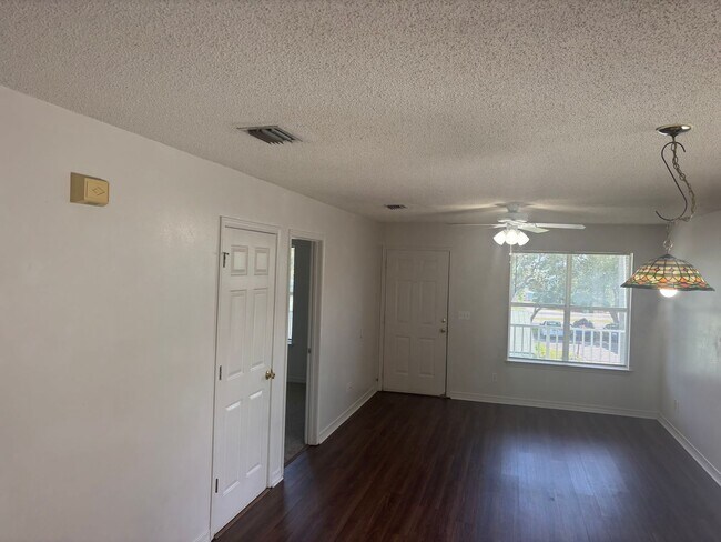 Building Photo - 567 Florosa Ct