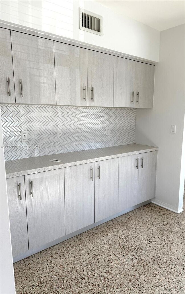 Building Photo - 887 80th St