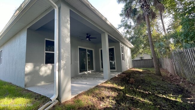 Building Photo - 262 Jeannie Dr