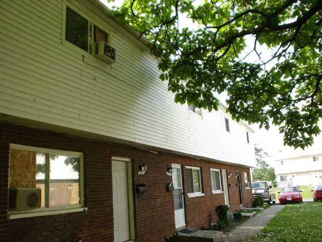 Building Photo - 1989-95 Grasmere Ave