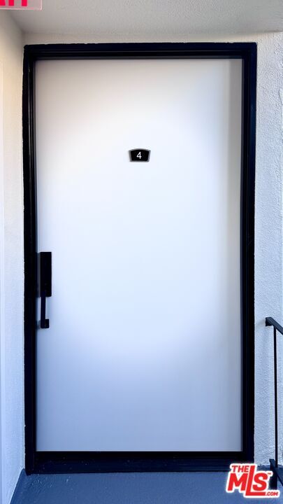 Building Photo - 414 N Palm Dr