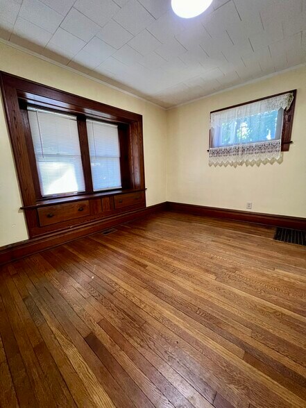 Building Photo - 1116 Murray Ave