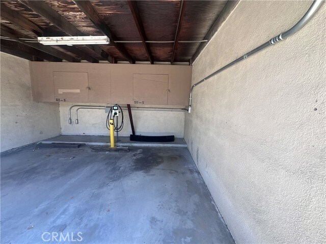 Building Photo - 10240 Camarillo St