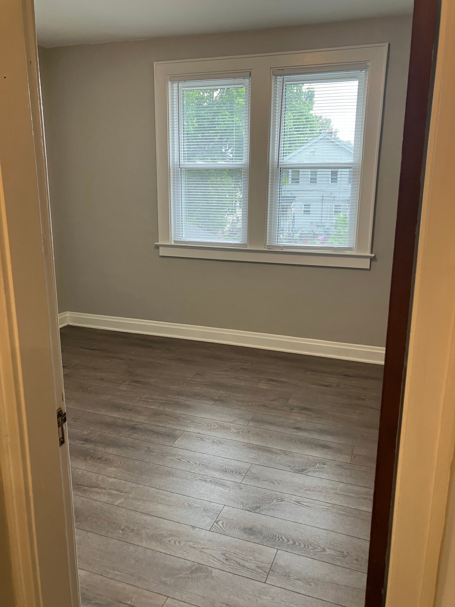 Back Bedroom - 930 Oxley Rd