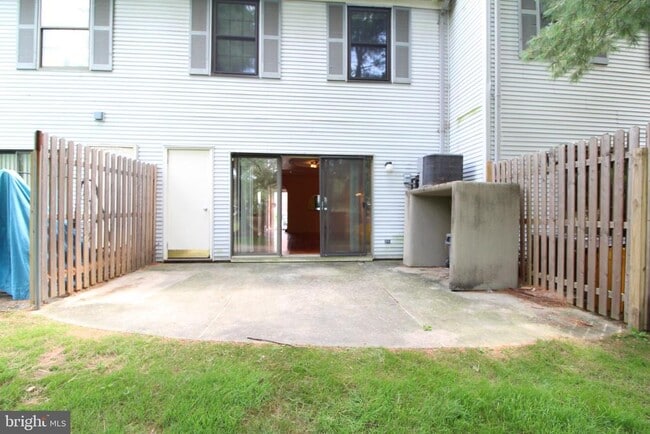 Building Photo - 9 Fillmore Pl