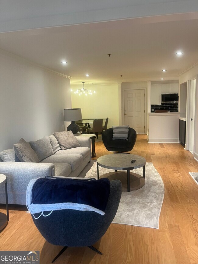 Building Photo - 3201 Lenox Rd NE