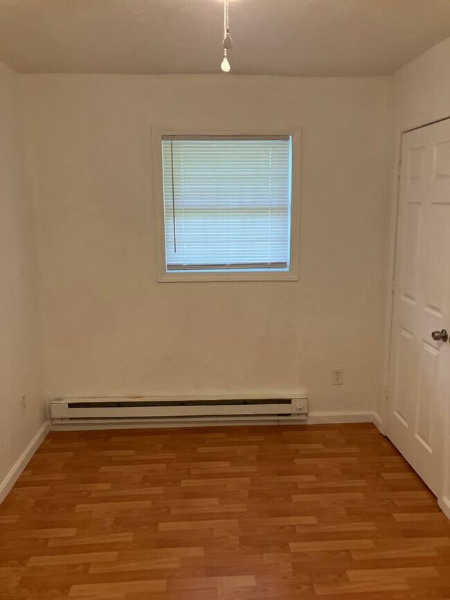 Building Photo - 1226 Martin Cir