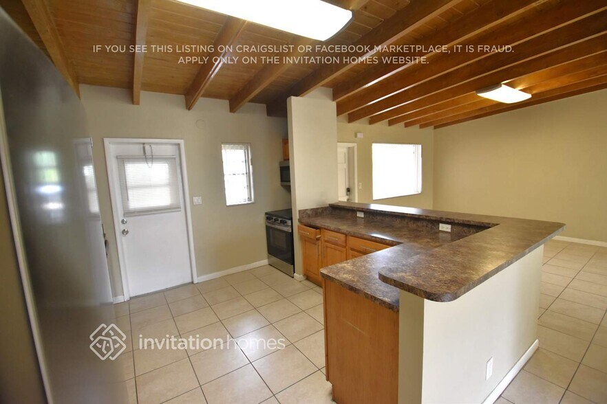 Building Photo - 3137 SW 15th Ct