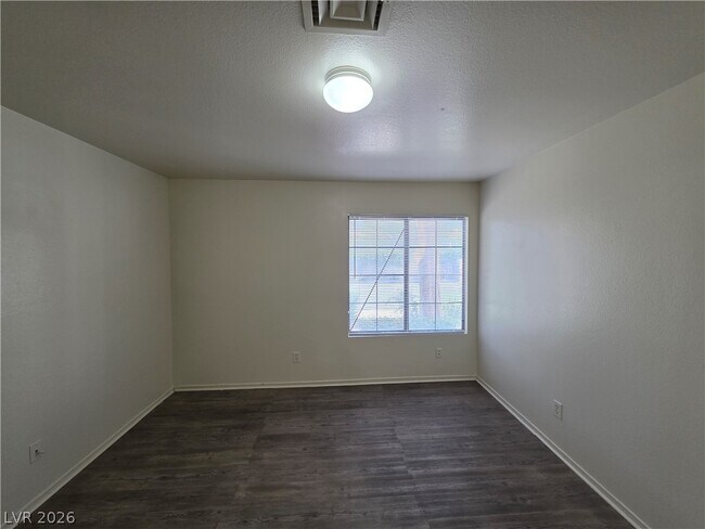 Building Photo - 4865 S Torrey Pines Dr