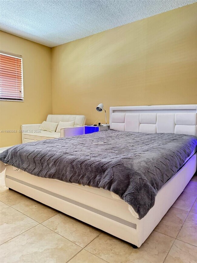 Building Photo - 1300 Moffett St