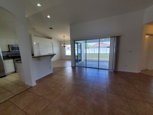 Building Photo - 3011 SW 14th Ct