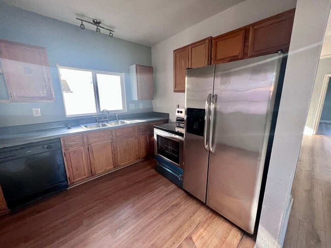 Building Photo - CHESAPEAKE - CUTE RENOVATED 3 BEDROOM COTTAGE