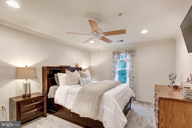 Building Photo - 3815 Sunnyfield Ct
