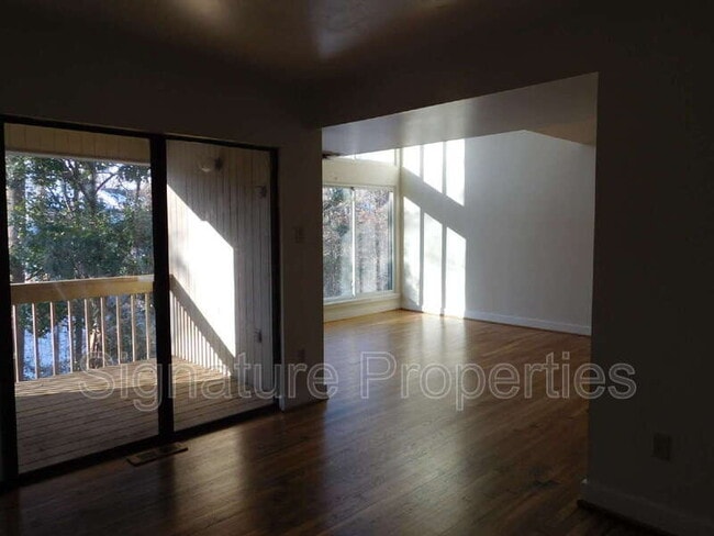 Building Photo - 10192 Iron Mill Rd