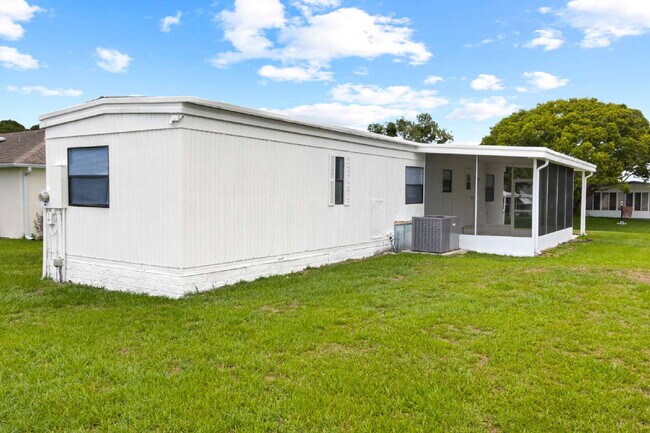 Building Photo - Affordable 2BR/1BA in Orange Blossom section of The Villages