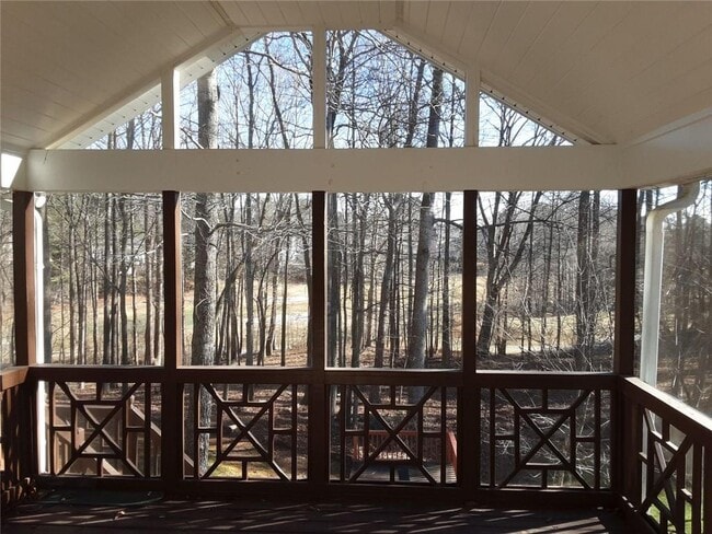 Building Photo - 3885 Waterford Dr