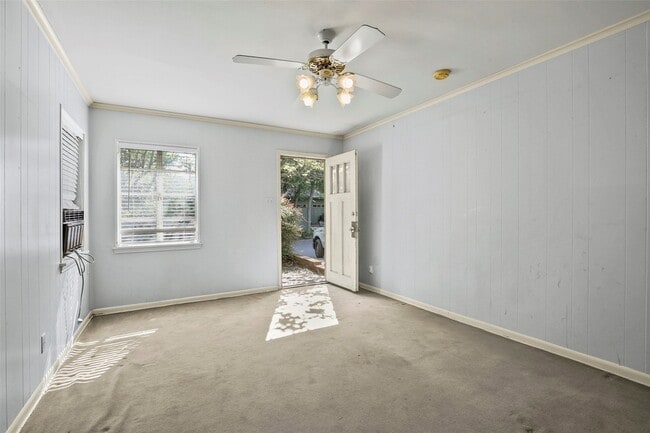 Building Photo - 7204 Meadow Lake Ave