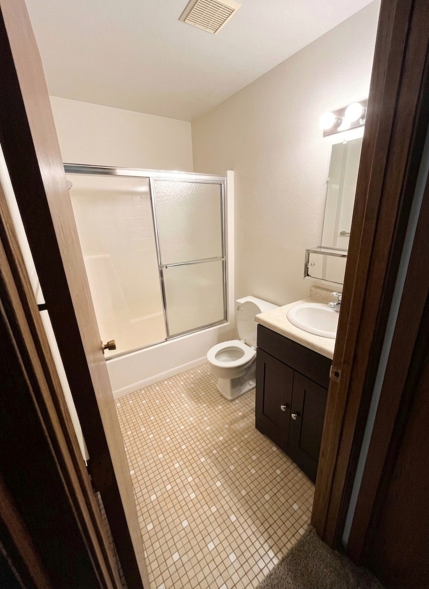 Building Photo - 2536 Spooner Ave