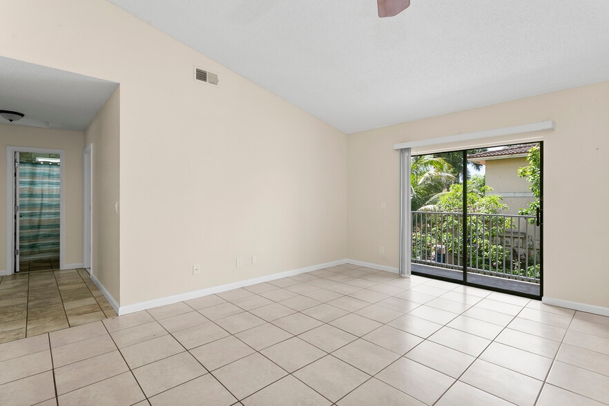 Building Photo - 11492 NW 45th St