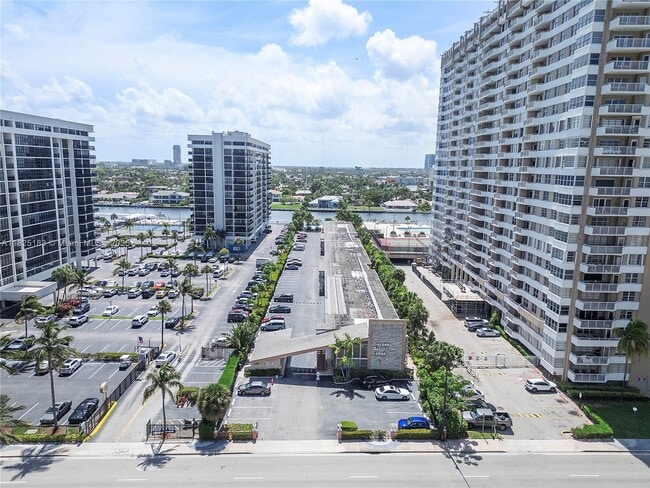 Building Photo - 2001 S Ocean Dr
