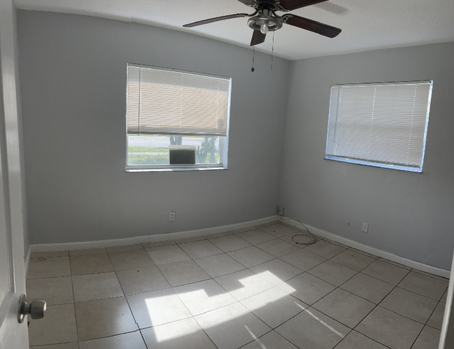 Building Photo - 548 NW 2nd Way