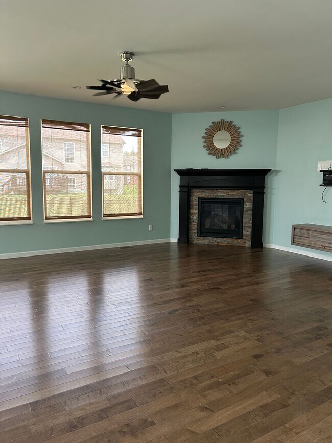 Building Photo - 2609 Beacon Point Ct