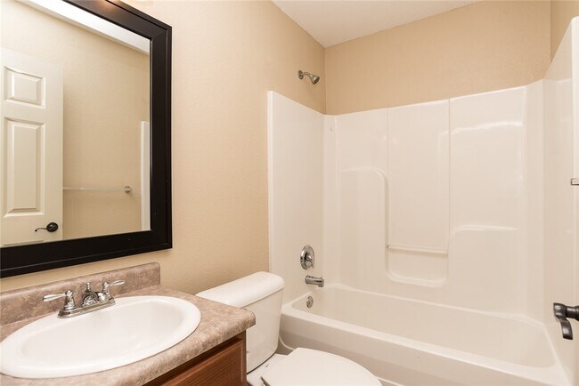Building Photo - 4040 Glenstone Terrace